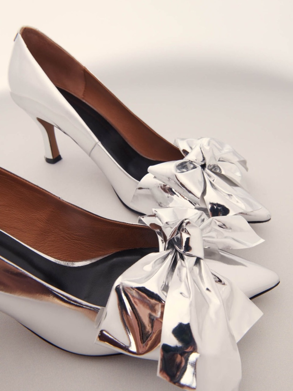 Fayna Pump High Knot Leather pumps with bow detail